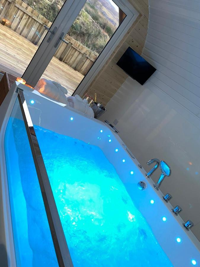 Apex Studio Pod & Jacuzzi Bath Fort William Bagian luar foto