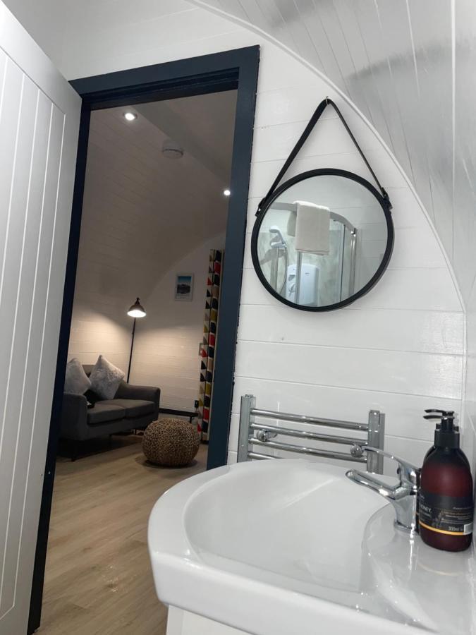Apex Studio Pod & Jacuzzi Bath Fort William Bagian luar foto